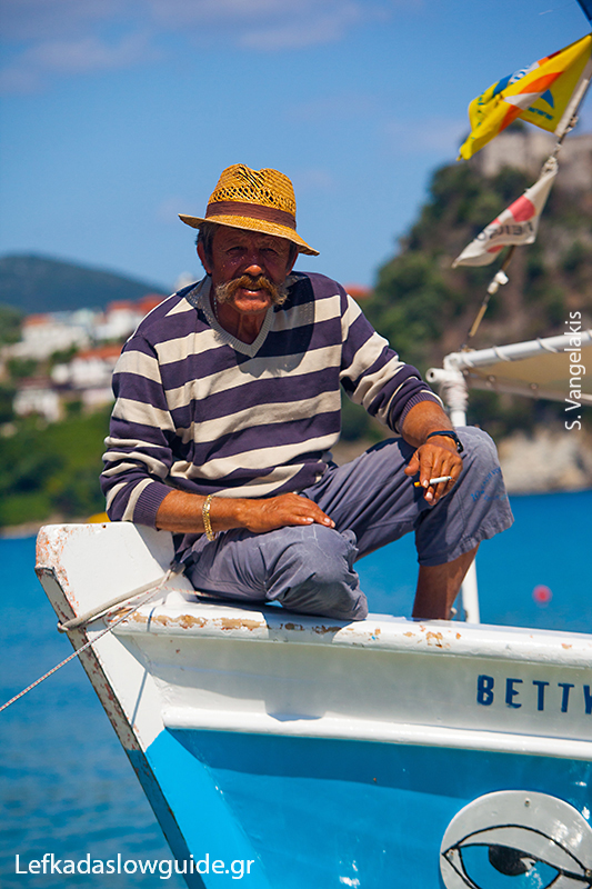 Fisherman in Preveza's port | Lefkada Slow Guide