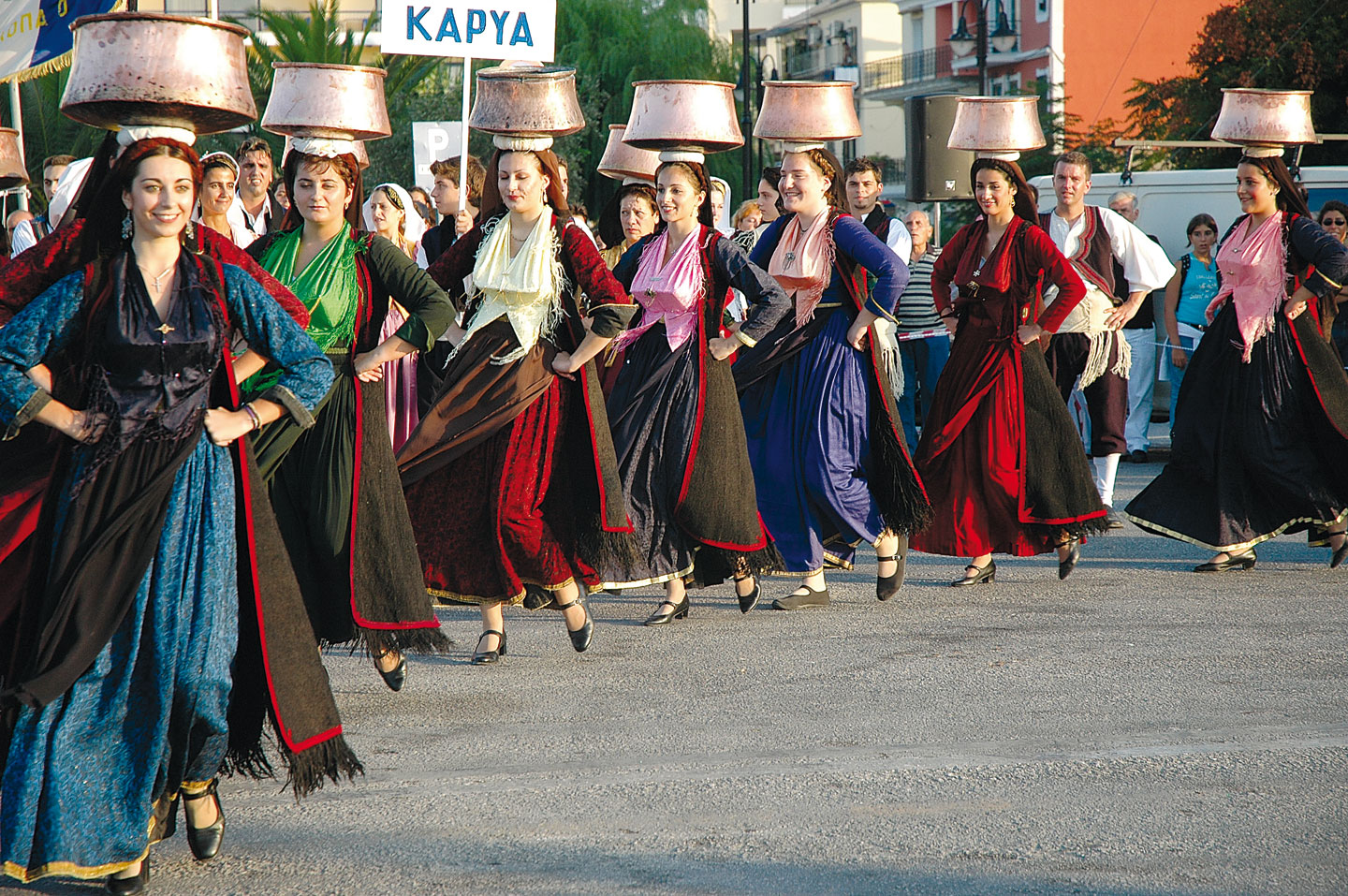 Dancing group from Karya | International Folklore Festival | Lefkada Slow Guide