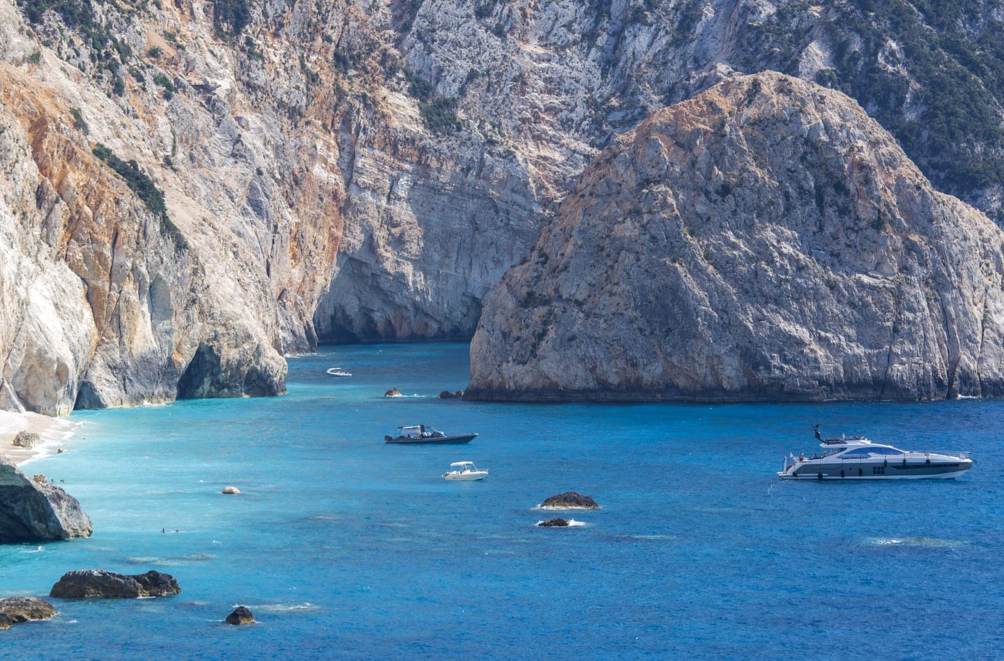 Motor Boat Lefkada Slow Guide