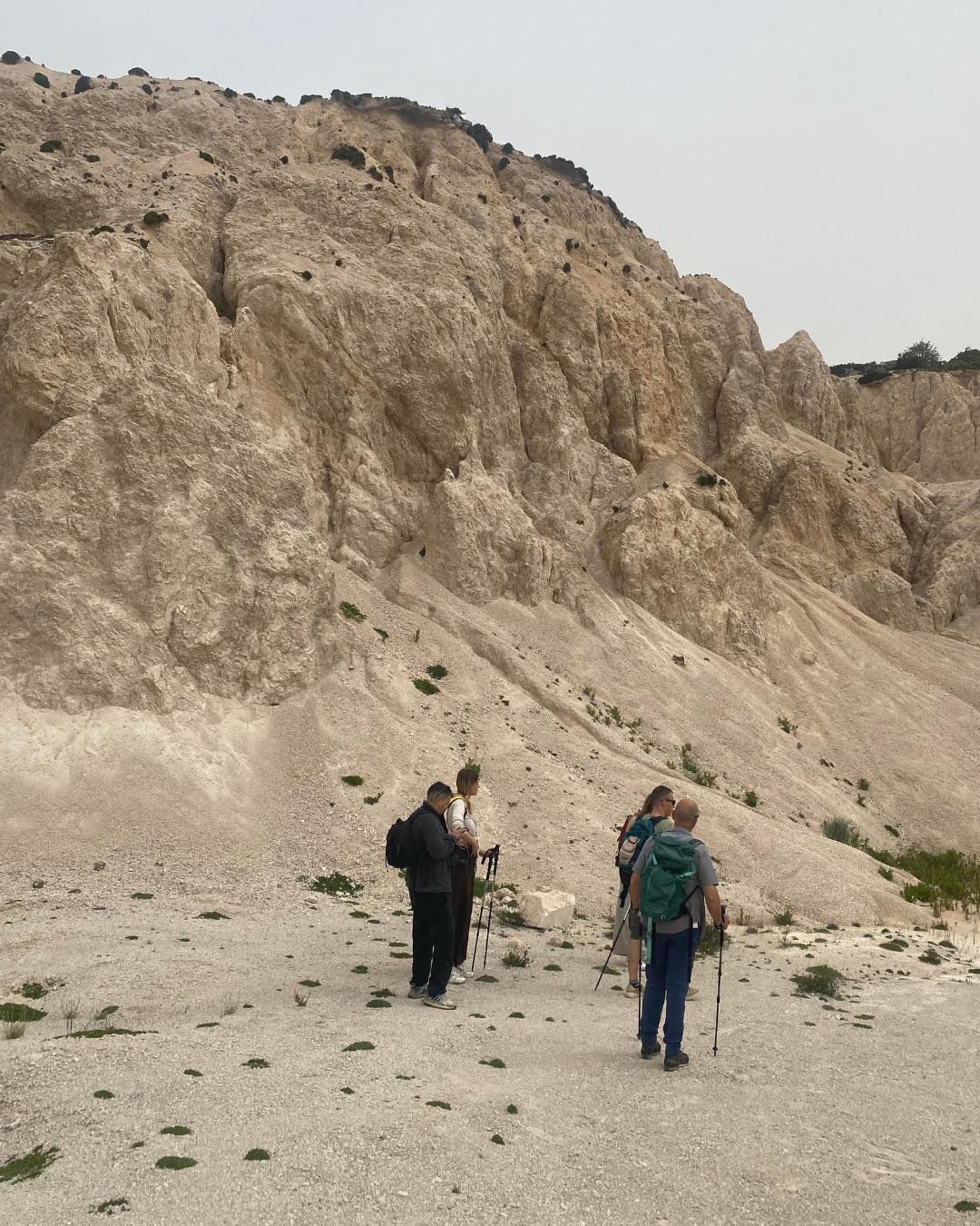 Hike & Discover 🌿💧