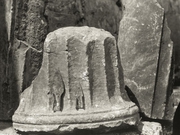 Βάση αρχαιοελληνικού κίονα, (1905),W. Dörpfeld