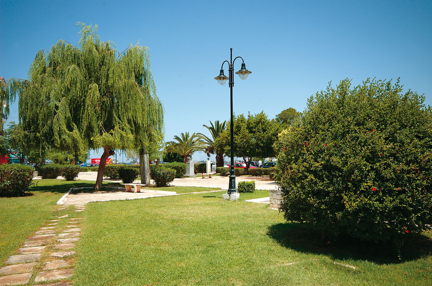 Small park 'Bosketo', Lefkada city | Busts of famous authors | Lefkada Slow Guide