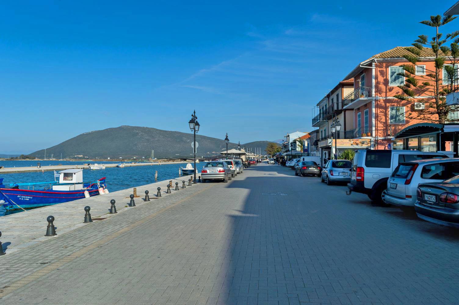 Lefkada town | The seaside street A. Sikelianos | Lefkada Slow Guide