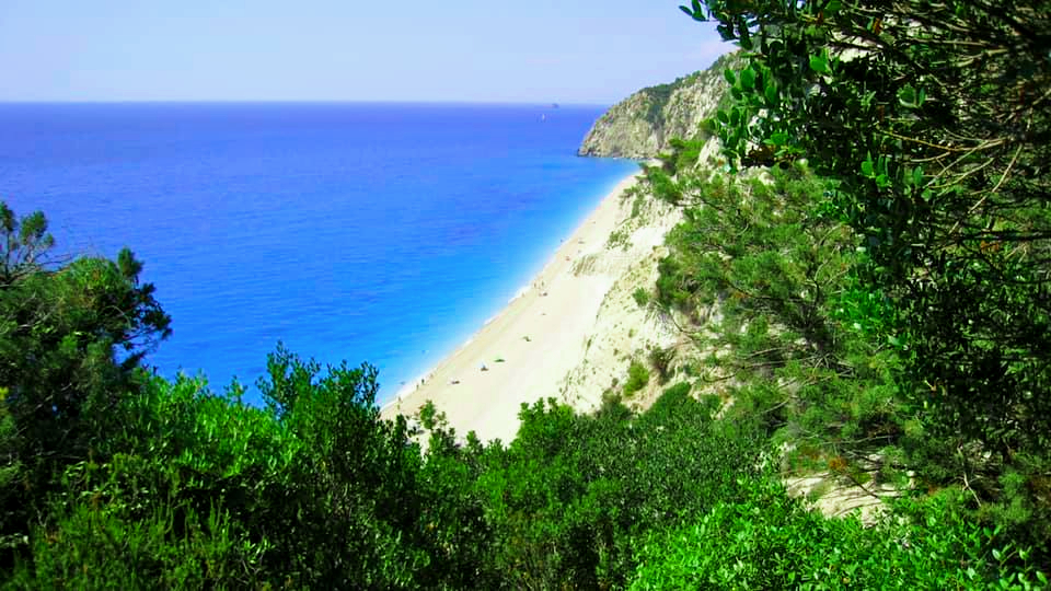 Υπέροχη παραλία της Λευκάδας από ψηλά